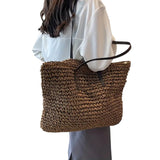 Cécile.- Woven bag